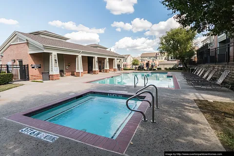 Overton Park Townhomes - Photo 30 of 48